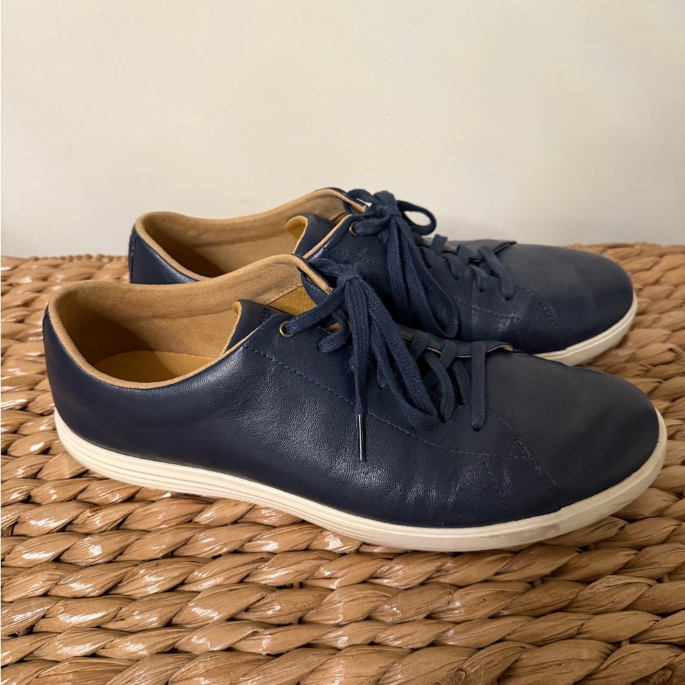 Cole Haan men’s size 10.5 blue leather sneakers